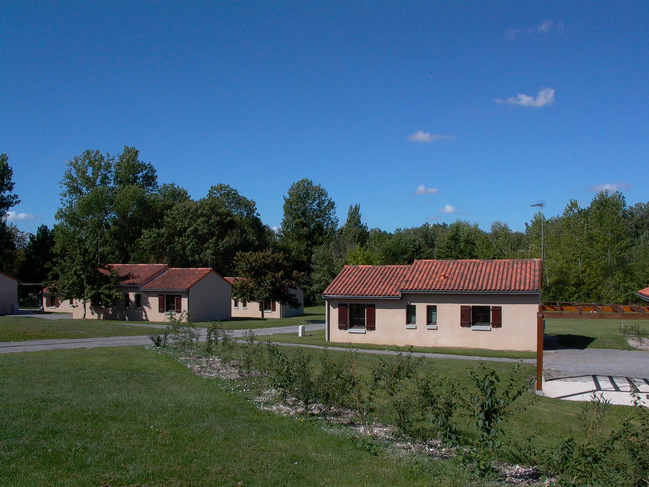 Terres De France - Moncontour Active Park Aldeamento Turístico 3*